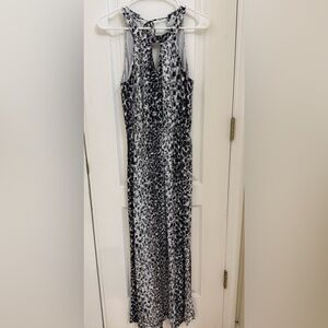 Stunning Banana Republic animal printed maxi dress, Size 0. Flowy and light. 🐆